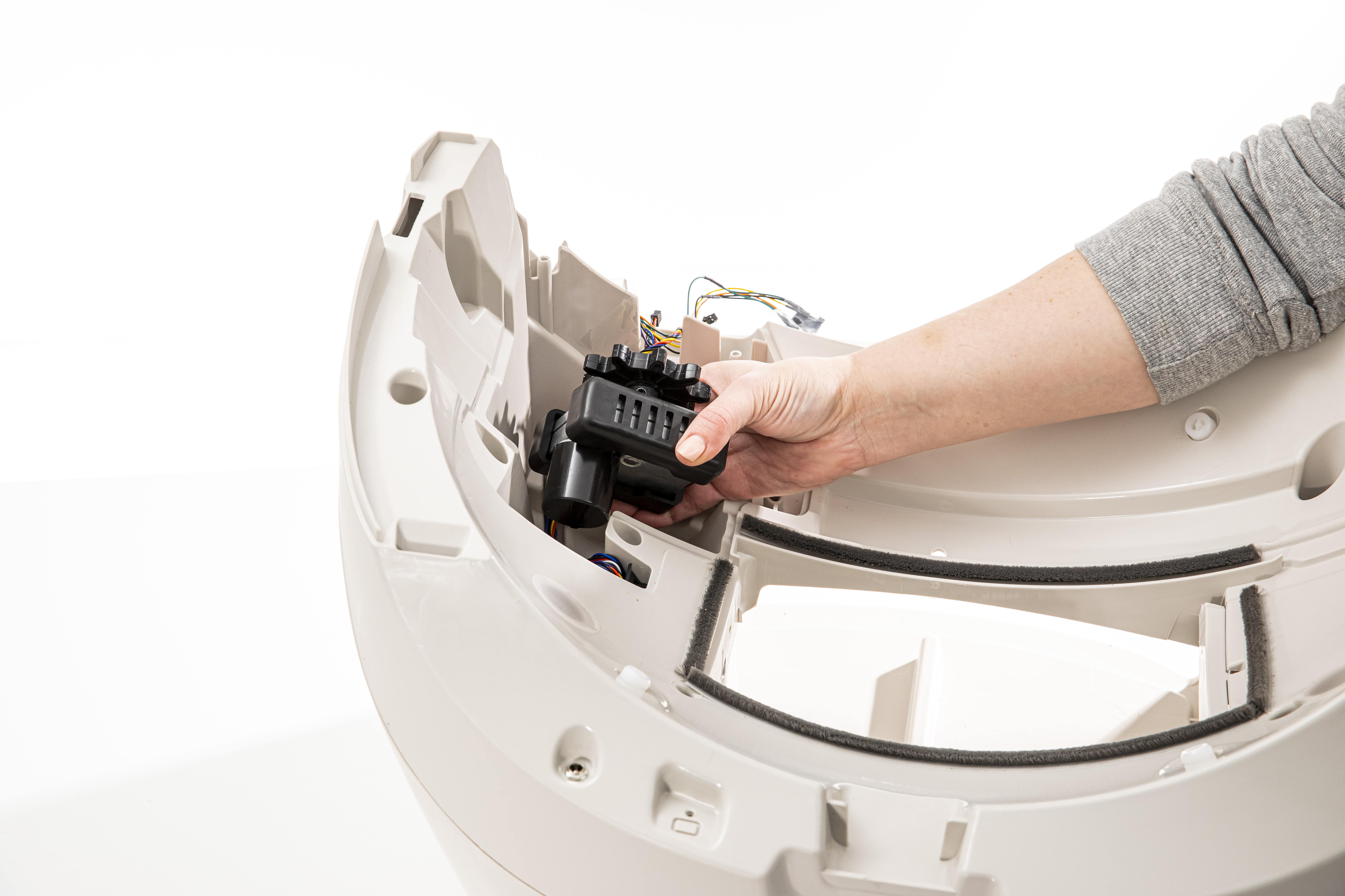 Lifting motor to free wires underneath