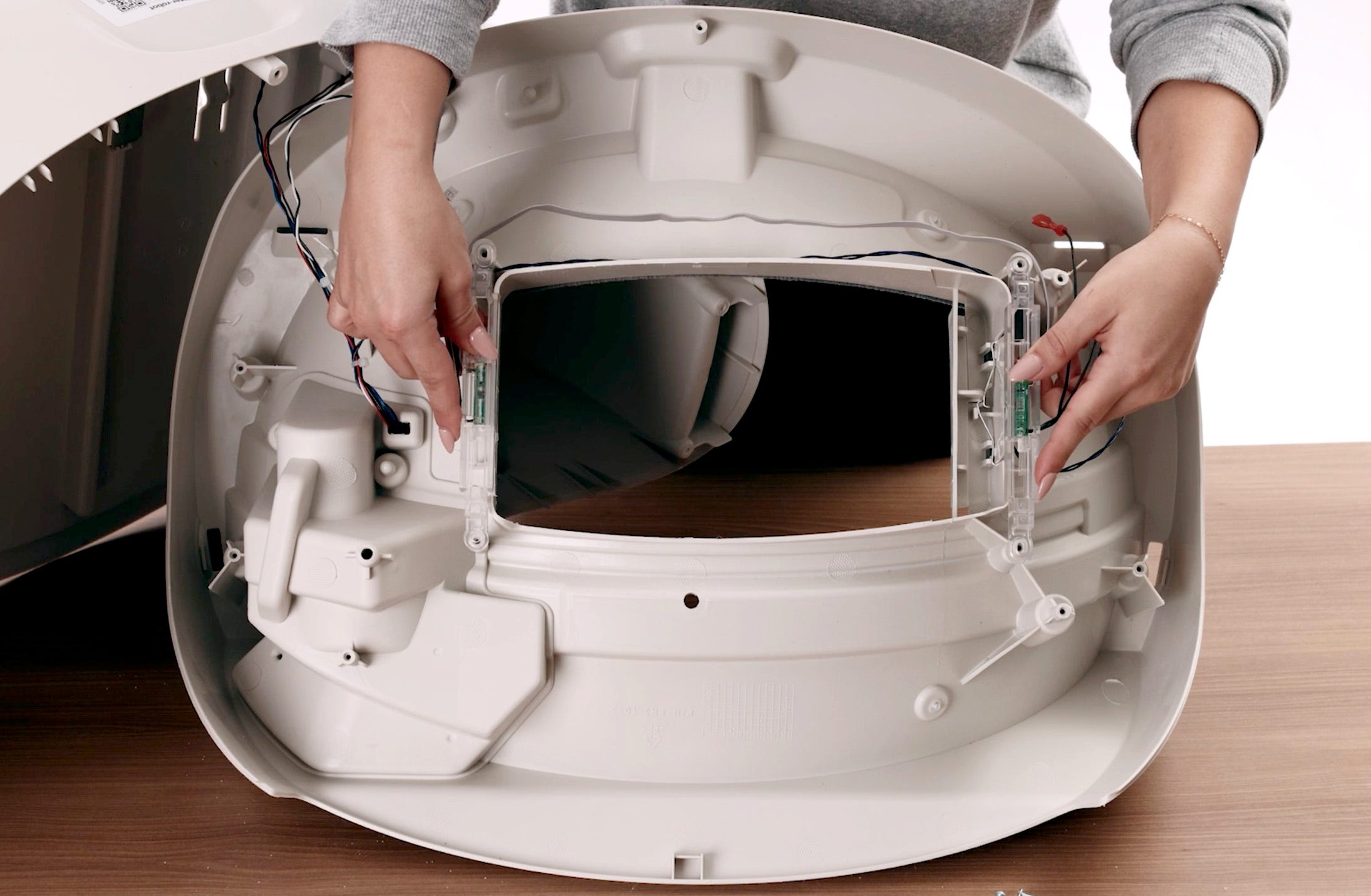 Orientation of new DFI board assembly relative to pinch contacts